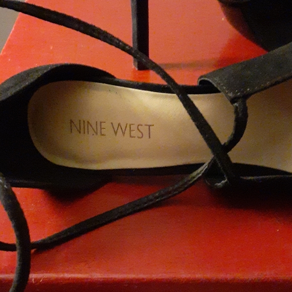 Nine West black heels - Picture 5 of 9